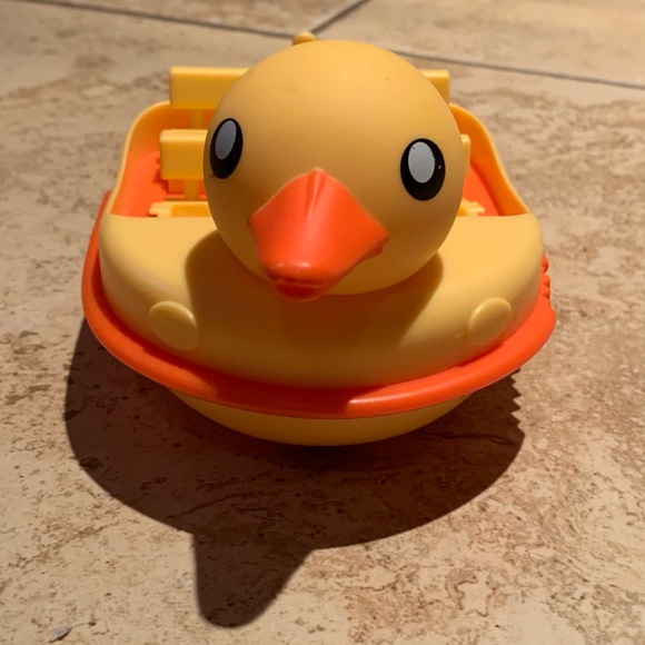 Roblox Sharkbite Duck Boat Vehicle - Picture 2 of 5